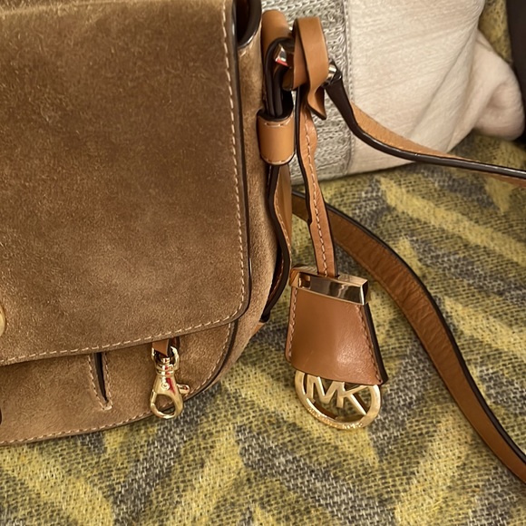 MICHAEL KORS ROMY Medium Messenger Suede Leather Crossbody - Picture 8 of 9